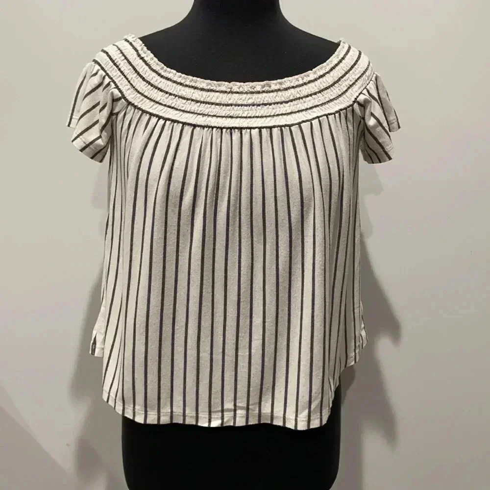 American Eagle | Off the  shoulder shirt